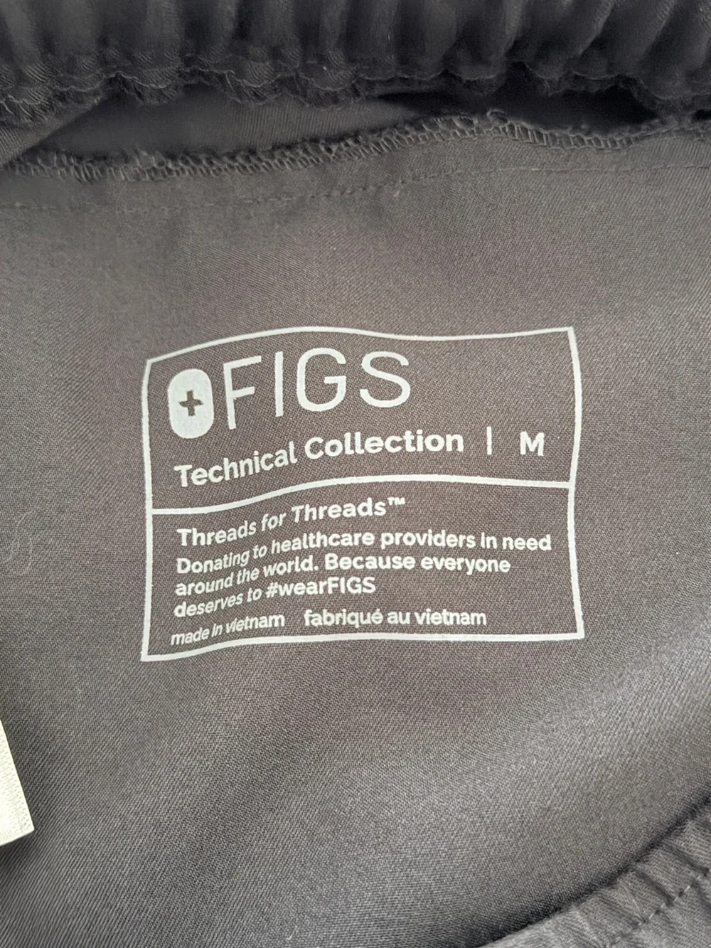 Figs Men's Reflective Leon & Tansen Joggers Scrub Set Size Medium Black
